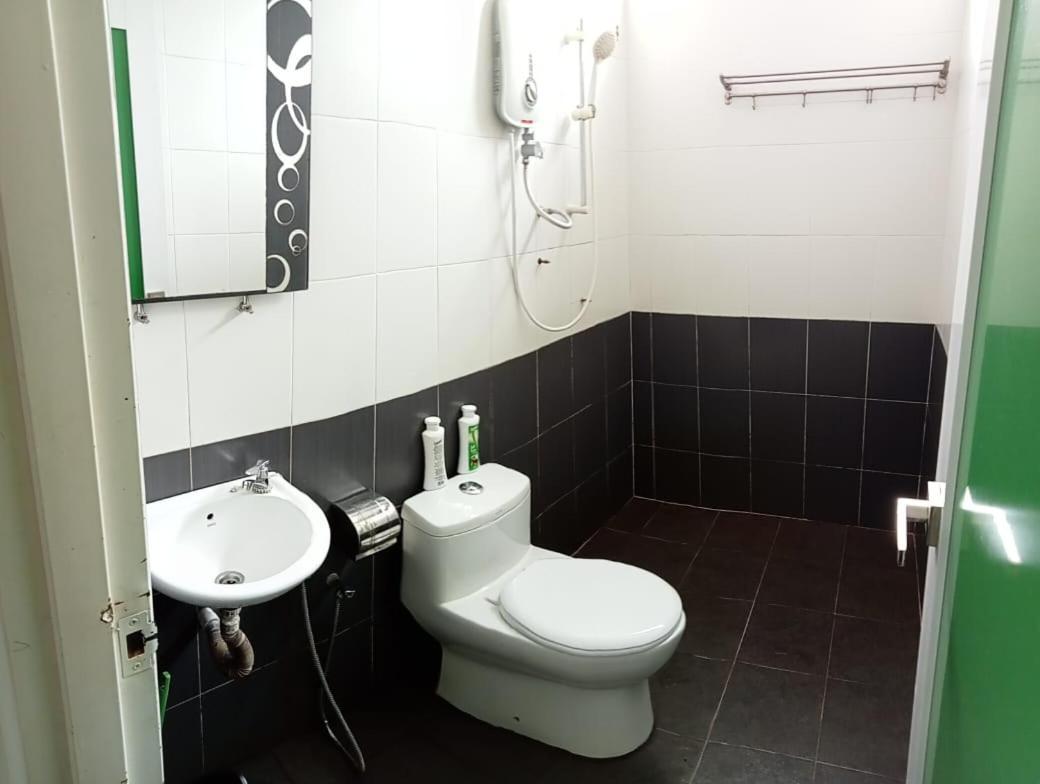 קואלה רומפין Dlayaran Villa Guest House מראה חיצוני תמונה